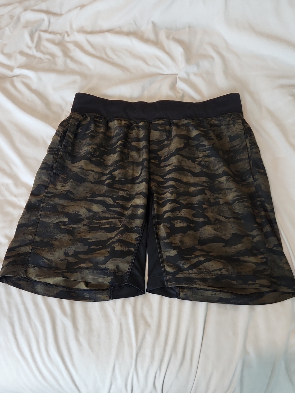 Lululemon Men's Camo Performance Shorts - Olive/Black